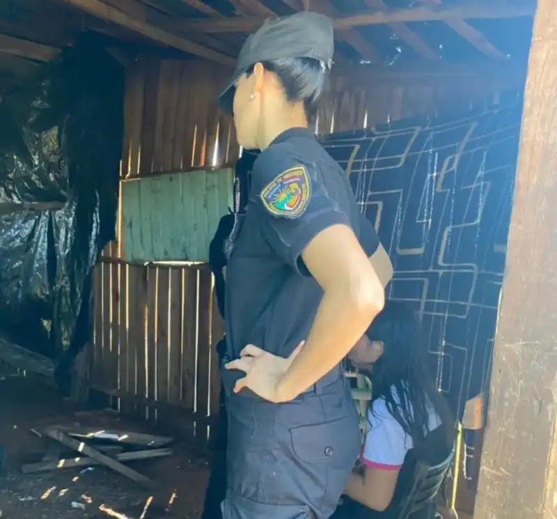Un llamado al 911 detuvo una agresión y permitió arrestar a un violento en Apóstoles 5 policia apostoles 3 e1767918529844 - 4