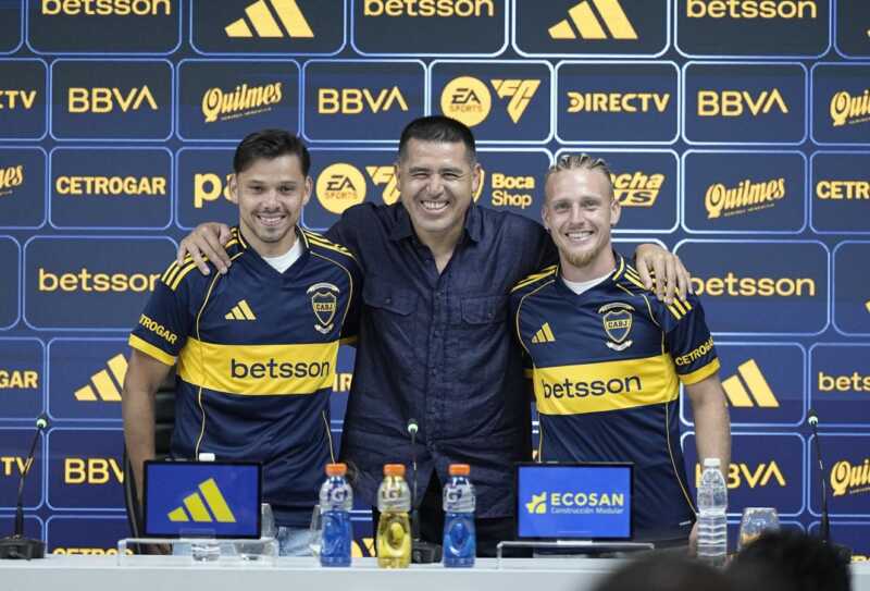 Ascacibar fue presentado en Boca y dejó una frase: “A River no quería ir” 3 La presentación de los primeros dos refuerzos de Boca con Riquelme presente