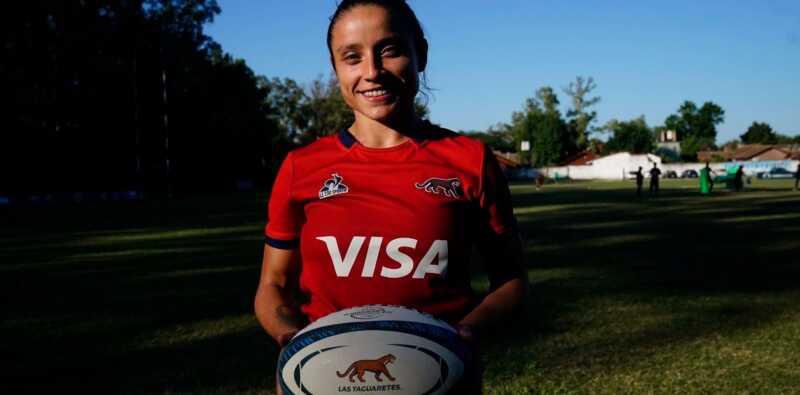 Con Pedrozo como capitana, Las Yaguaretés lograron el ascenso mundial en Dubai 2 Paula Pedrozo, capitana misionera de Eldorado, fue una de las grandes referentes del histórico ascenso de Las Yaguaretés.