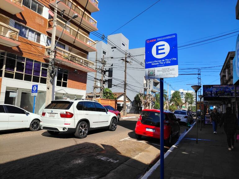 Encarnación extiende el estacionamiento medido hasta las 00:00 en la costanera y genera controversia sem encarnacion