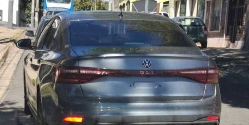 Circular sin patente: cuánto cuesta la multa por esta infracción considerada "grave" patentes