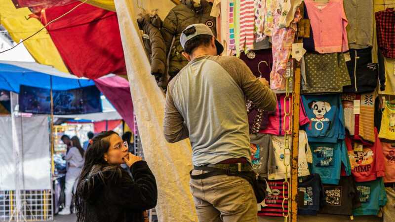 Del recibo de sueldo al rebusque diario: desde fines del 2023 se perdieron 271.000 trabajos registrados 2 empleo informal