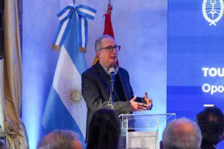 El gobernador de Misiones encabezó la presentación provincial en la Feria Internacional de Turismo de Madrid.