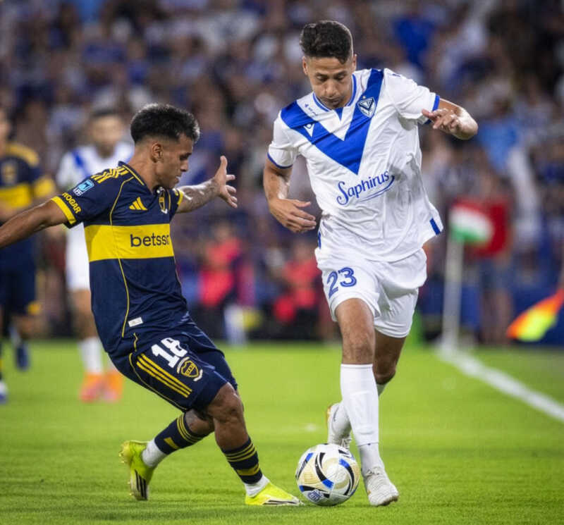 Vélez venció 2-1 a Boca en Liniers por la cuarta fecha del Torneo Apertura. Matías Pellegrini fue la figura con un doblete y el Xeneize descontó sobre el final.