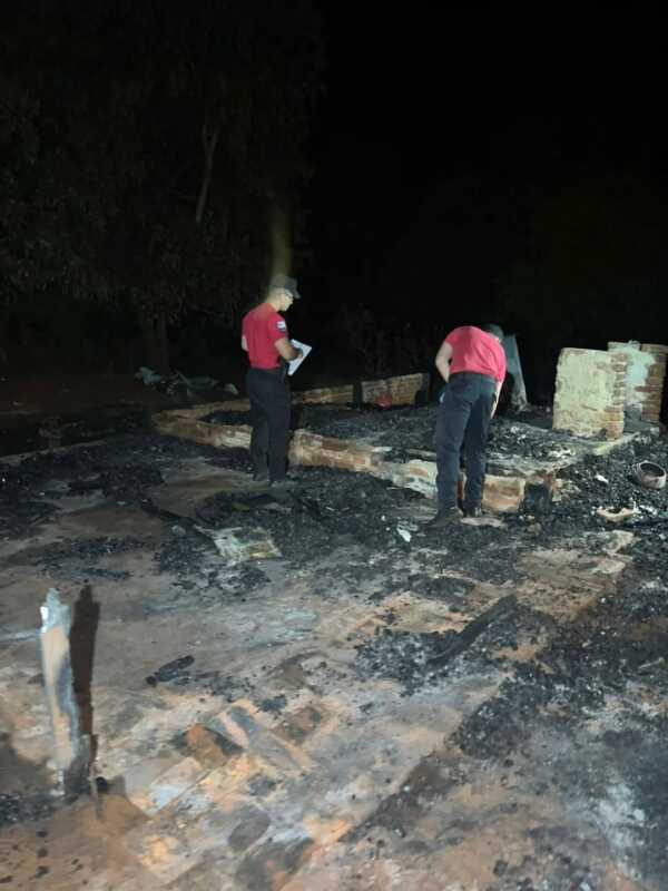 A una semana del incendio fatal en Colonia Yapeyú, la familia de Iván Donn pide ayuda 5 Donaciones y contención para la familia de Iván Donn tras el incendio fatal