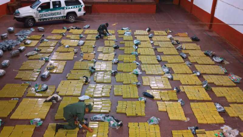 Operativo en Misiones: más de cuatro toneladas de droga incautadas 2 Cuatro toneladas de droga cannabis incautadas en vivienda de Misiones