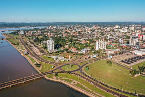 De turistas a futuros vecinos: crece el interés por vivir en Encarnación 6984f33c2aea8364308280 - 1