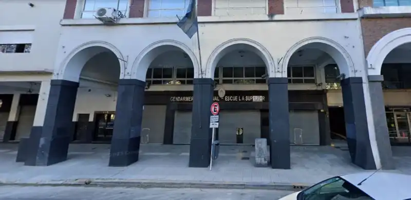 Ataque con explosivo en edificio de Gendarmería: evacuaron la sede y hay tres heridos 2 Buenos Aires: investigan una carta bomba dirigida a un ex director de Gendarmería