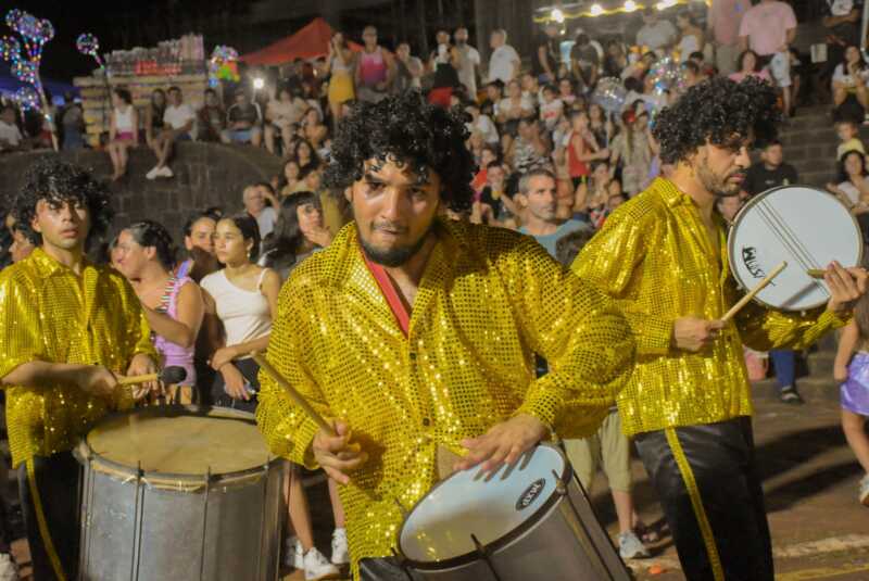 Alem vive el carnaval: todo listo para una nueva edición del Alem Corsos Show 3 Leandro N. Alem se prepara para el Alem Corsos Show este domingo 15. Cuatro comparsas de Misiones llenarán de ritmo y color la avenida San Martín.