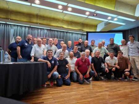 La AMPyNaR participó de la primera reunión nacional de Campeonatos de Rally organizada por la CDA del ACA, donde se avanzó en la unificación de reglamentos deportivos y técnicos hacia 2027.