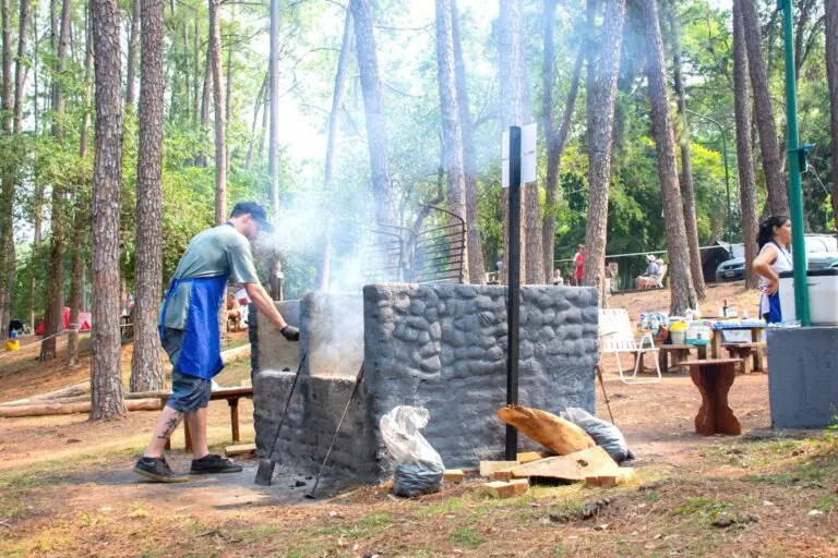 El Campeonato del Mejor Asador vuelve a convocar a parrilleros y público en uno de los eventos gastronómicos más esperados de Oberá.