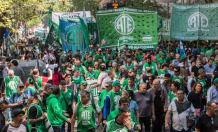 El paro general convocado por la CGT se realizará en rechazo a la reforma laboral mientras el Gobierno ratifica descuentos salariales a estatales que adhieran a la medida.