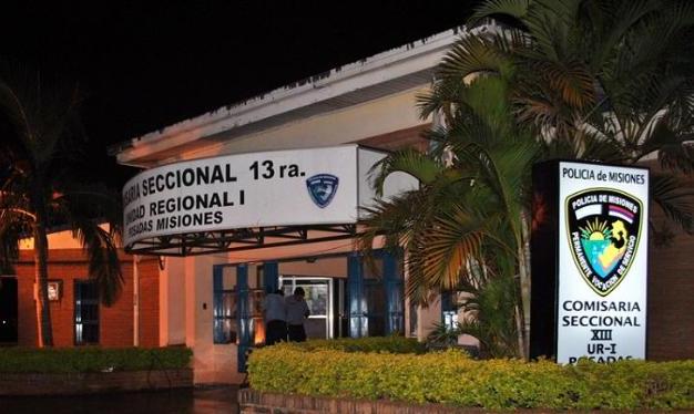 Intentó resistirse, pero terminó tras las rejas: cayó “Manito” en Posadas 3 La Policía detuvo en Posadas a Pablo Gabriel M., alias “Manito”, acusado de un robo en una vivienda. Intentó resistirse y fue reducido por los agentes.