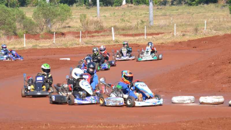 Alejandro “Chino” Godoy: “Tenemos cerca de 140 pilotos y el karting terrado es una verdadera familia” 3 Alejandro "Chino" Godoy, presidente de la FMMCEyK, analizó el crecimiento del karting terrado en Misiones, el impacto económico de las competencias, la formación de nuevos pilotos y los desafíos para sostener el deporte motor en el interior provincial.
