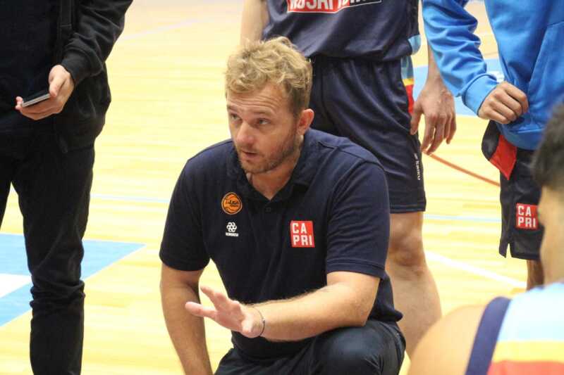 CAPRI comenzó su preparación para la Liga Federal de Básquet 2026 4 CAPRI inició los entrenamientos de su plantel de Primera con vistas a la Liga Federal de Básquet 2026 y confirmó la continuidad de Nicolás Falero y Joaquín Cajal en el Tricolor.