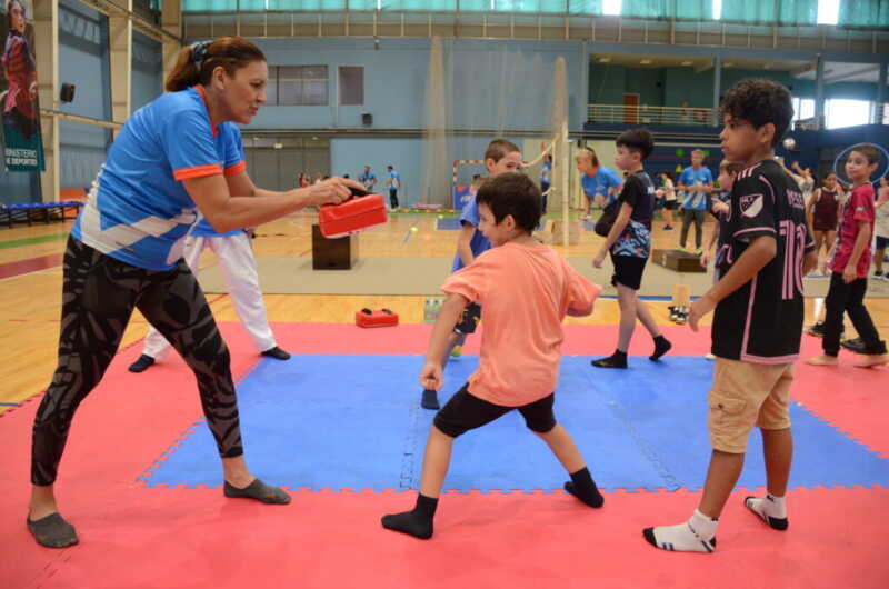 El CePARD pone primera: inscripciones abiertas para las Escuelas de Iniciación Deportiva 2026 2 El CePARD abrió las inscripciones para las Escuelas de Iniciación Deportiva 2026 en Misiones. Ofrecerá ocho disciplinas y un enfoque integral con talleres para chicos, padres y profesores.