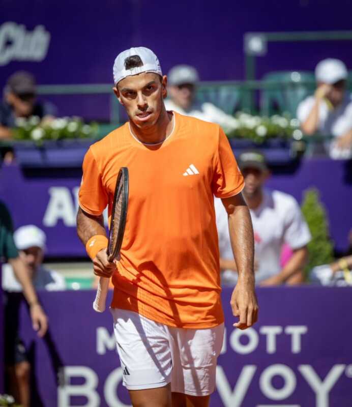 Cerúndolo superó a Kopriva y habrá duelo argentino por un lugar en la final