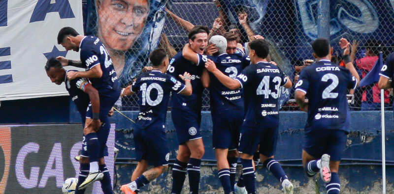 Independiente no pudo sostener la ventaja y cayó ante Independiente Rivadavia en Mendoza Independiente