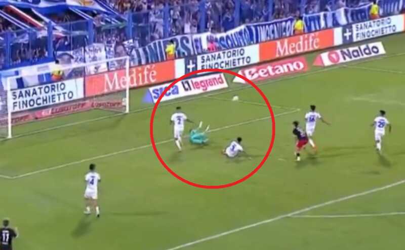 No levanta cabeza: River cayó en Liniers ante Vélez por 1-0 en el Apertura 2026 4 La atajada de Alvaro Montero en Velez Sarsfield vs. River Plate 1200x740 1 - 3