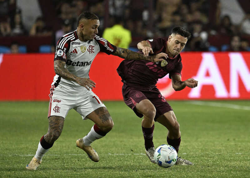 Lanús pegó primero y sueña en grande: 1-0 ante Flamengo en la Recopa 2 Lanús derrota 1-0 a Flamengo en la ida de la Recopa Sudamericana 2026 con gol de Rodrigo Castillo. Ventaja clave para la revancha en el Maracaná.