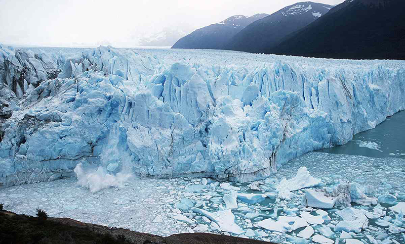 Ley de Glaciares: alertan por una posible “regresión en derechos ambientales” 3 Especialistas alertan sobre regresión ambiental y riesgos para el derecho al agua y el clima.