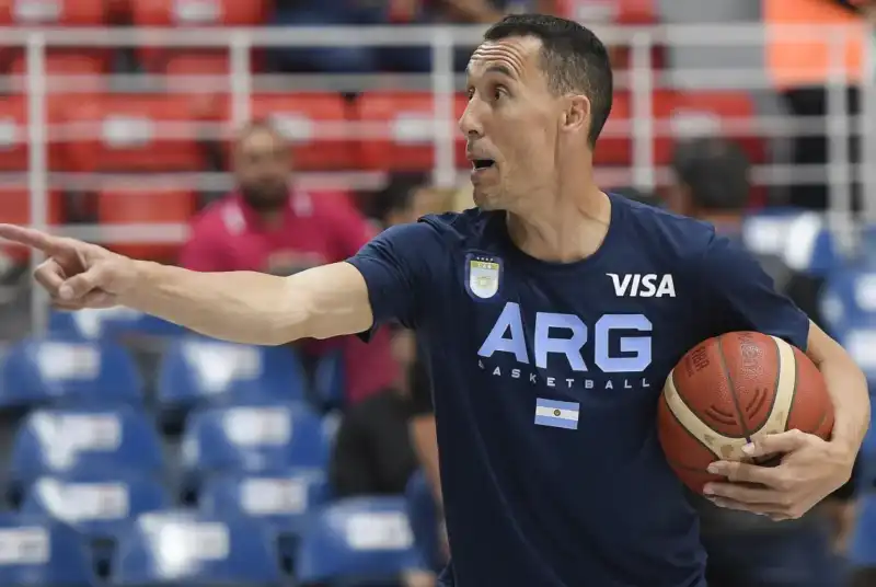 Juani Marcos vuelve a la Selección y sueña en grande rumbo al Mundial 2027 1 Juan Ignacio Marcos integra la preselección argentina para la segunda ventana de los Clasificatorios FIBA rumbo al Mundial Qatar 2027. Las prácticas comienzan el 21 en Buenos Aires.