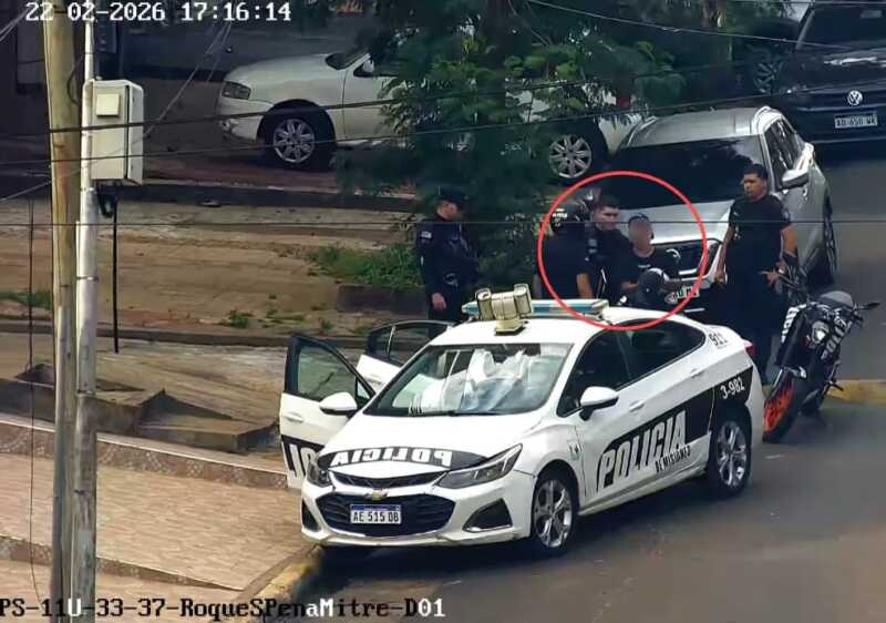 Motociclista detenido por circular sin casco y usando el celular en Posadas 2 Posadas