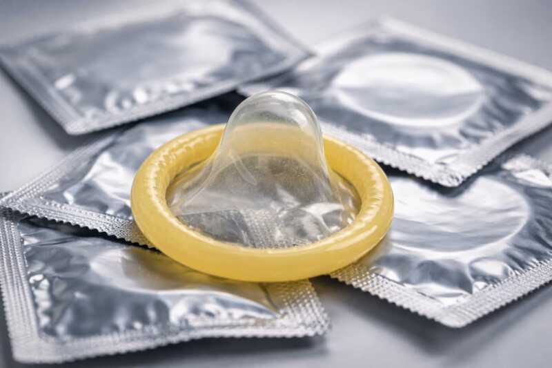 La crisis industrial impacta en el sector: la fabricante de preservativos Tulipán, producidos por Kopelco S.A., redujo su estructura laboral de 355 a 135 trabajadores.