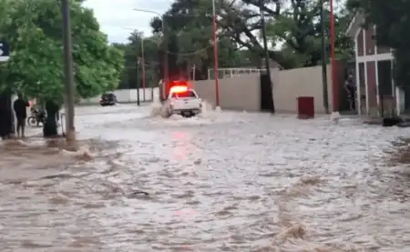 Fuertes lluvias en Salta provocan desbordes de ríos y daños materiales en la zona sur Salta
