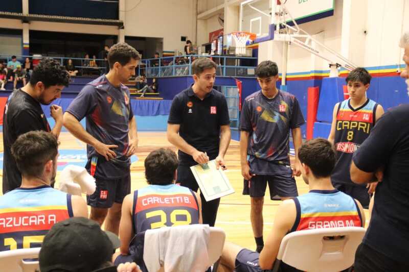 CAPRI comenzó su preparación para la Liga Federal de Básquet 2026 5 CAPRI inició los entrenamientos de su plantel de Primera con vistas a la Liga Federal de Básquet 2026 y confirmó la continuidad de Nicolás Falero y Joaquín Cajal en el Tricolor.