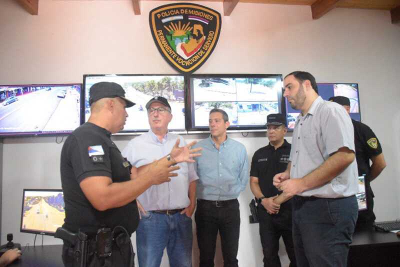 Alem fortalece su sistema de seguridad con la puesta en funcionamiento del 911 7 WhatsApp Image 2026 02 10 at 12.44.50 1 - 6