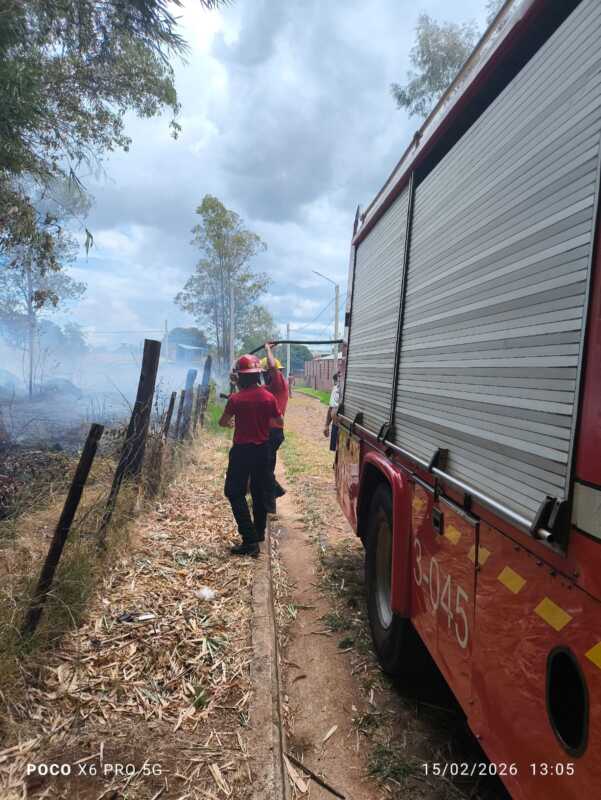 Bomberos de Fátima y Garupá sofocaron incendio en Posadas WhatsApp Image 2026 02 15 at 16.07.10 - 2