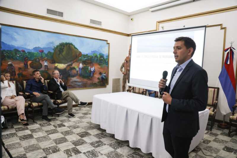 Passalacqua firmó convenios con el CFI por $5.500 millones para PyMEs e infraestructura 8 WhatsApp Image 2026 02 23 at 17.44.40 1 - 7