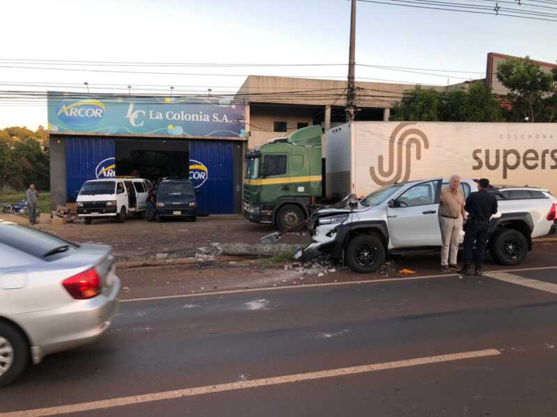 Siniestro vial sobre la Ruta 06 en Encarnación: conductor chocó contra una columna tras esquivar una moto WhatsApp Image 2026 02 27 at 14.48.26 - 1