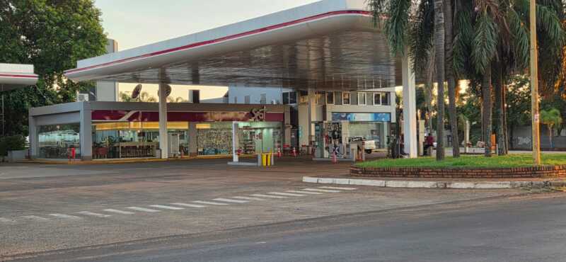 Dispar acatamiento al paro nacional de la CGT en estaciones de servicio de Posadas 4 axion quaranta - 3