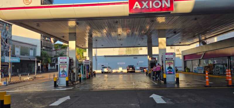 Dispar acatamiento al paro nacional de la CGT en estaciones de servicio de Posadas 6 axion san lorenzo - 5