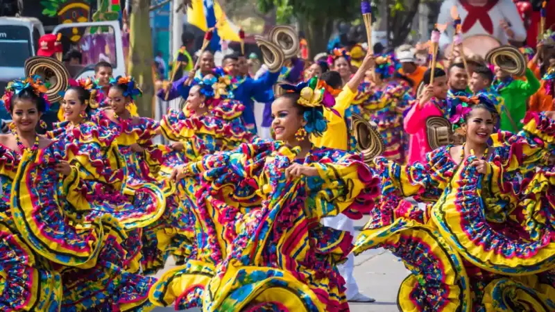 Feriado Carnaval 2026: los 4 destinos más elegidos para disfrutar en estas fechas 8 barranquilla colombia 1536x864 1 - 7