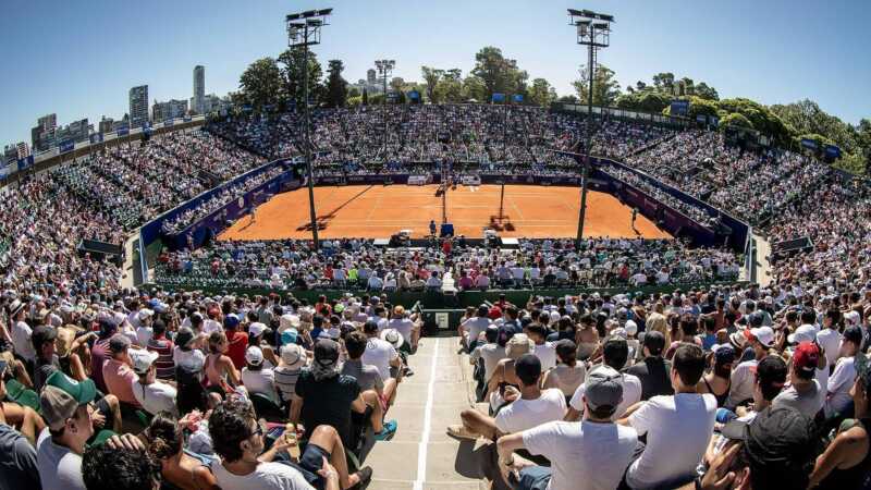 Camilo Ugo Carabelli venció a Mariano Navone y se metió en cuartos del Argentina Open. Enfrentará a Sebastián Báez en un duelo argentino.