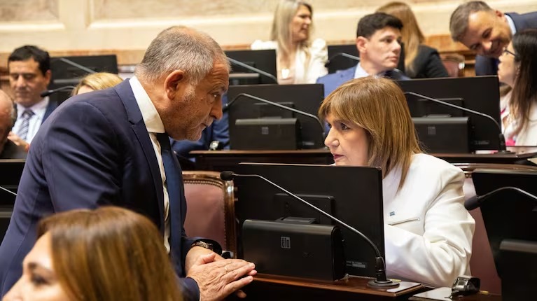 Reforma laboral: el oficialismo acelera negociaciones y define la sesión clave en Labor Parlamentaria 2 La reforma laboral entra en su etapa decisiva con negociaciones abiertas sobre Ganancias, indemnizaciones y financiamiento sindical.