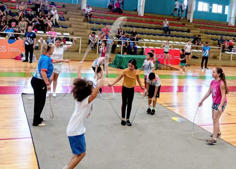 El CePARD pone primera: inscripciones abiertas para las Escuelas de Iniciación Deportiva 2026 3 El CePARD abrió las inscripciones para las Escuelas de Iniciación Deportiva 2026 en Misiones. Ofrecerá ocho disciplinas y un enfoque integral con talleres para chicos, padres y profesores.