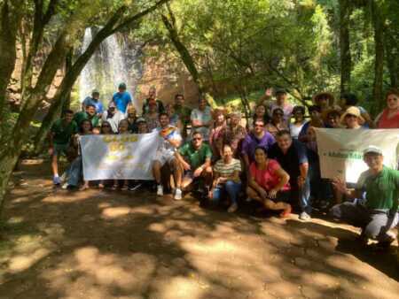 Más de 200 personas participan de la Colonia de Vacaciones para Adultos y Adultas Mayores en el Salto Berrondo, organizada por el Municipio de Oberá.