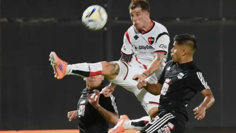 Torneo Apertura: agónico empate de Newell’s ante Riestra y así quedó la tabla deportivo riesta newells.jpg - 1