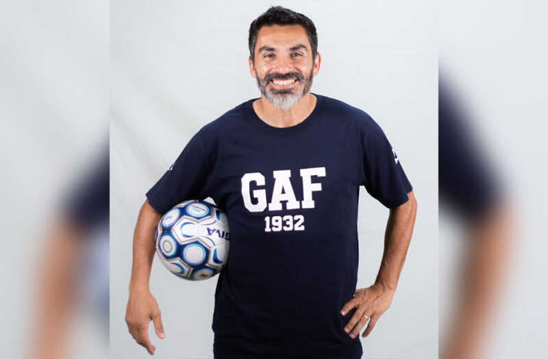 Otro DT que se va de Guaraní: “La parte económica influye mucho” la explicación del vicepresidente 3 El vicepresidente de Guaraní Antonio Franco, Juan Nazer, habló sobre la salida de otro entrenador, la crisis deportiva del club, la reorganización institucional y el futuro del equipo franjeado. También confirmó que Ezequiel Brzozowski dirigirá hasta el final del torneo.