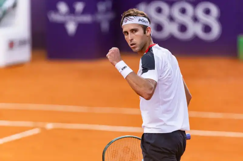 El argentino Tomás Etcheverry enfrentará a Brandon Nakashima en su debut en Washington, donde buscará continuar con su gran temporada.