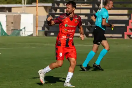 Gonzalo Klusener marcó dos goles en la final y le dio el ascenso a FADEP al Federal A. Terminó como goleador del Regional Amateur con 19 tantos.