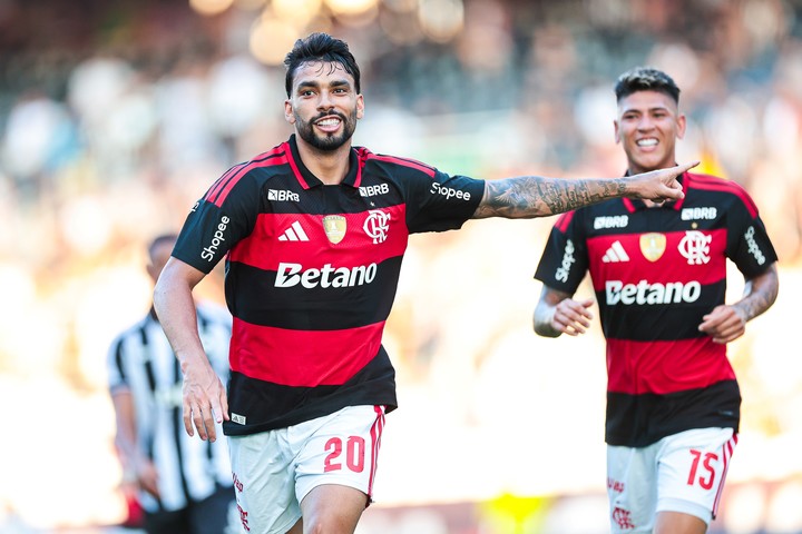 Recopa Sudamericana: Lanús recibe a Flamengo buscando bordarse una nueva estrella continental 5 Lanús y Flamengo se enfrentan este jueves por la ida de la Recopa Sudamericana 2026 en La Fortaleza. El Granate buscará dar el primer paso hacia un título internacional clave.