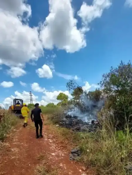 Lo sorprendieron prendiendo fuego pastizales y terminó detenido en San Ignacio fuego
