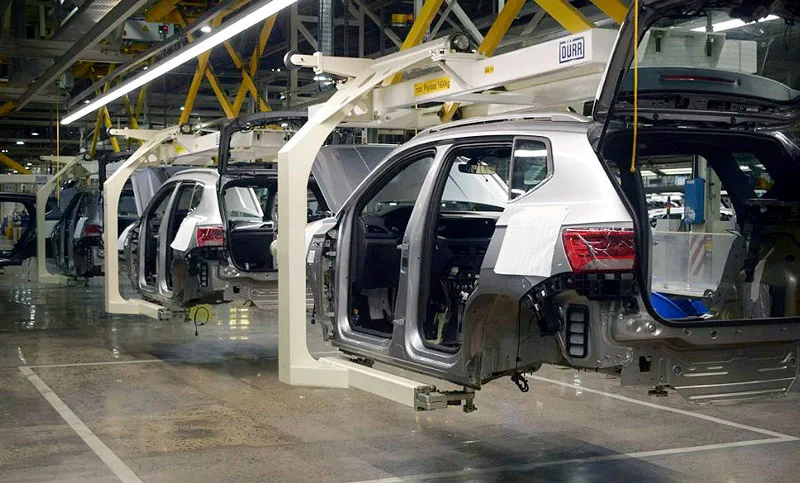  Industria argentina en retroceso: menos empleo y más importaciones