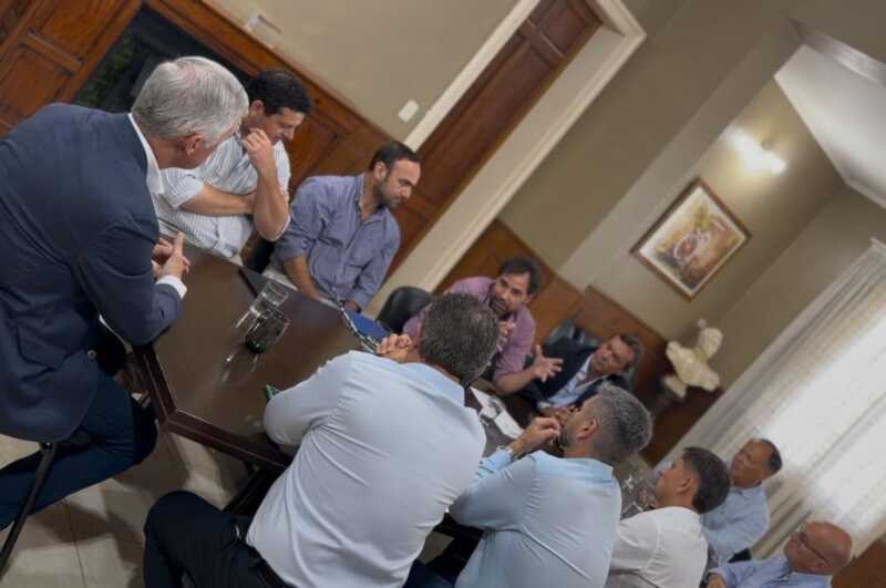 Eliminaron el canon para pequeños productores arroceros en Corrientes 1 Corrientes eliminó el canon para pequeños productores arroceros que siembren hasta 600 hectáreas. La medida beneficiará a más de 30 productores y busca fortalecer la economía regional.
