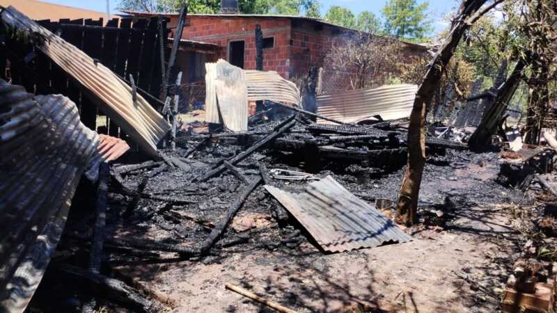 Incendio fatal en Garuhapé: un joven murió en la quema de una vivienda incendio fatal garuhapé (1)